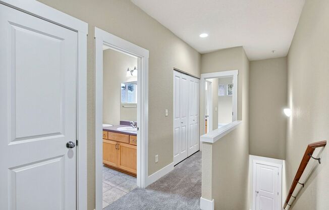 3 beds, 2.5 baths, 1,517 sqft, $2,395, Unit 17264