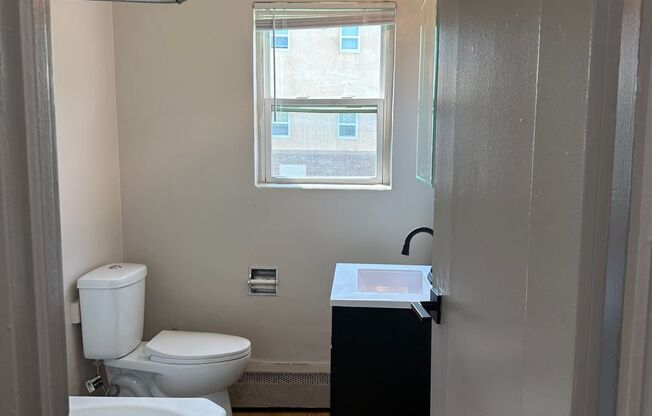 Studio, 1 bath, 450 sqft, $845, Unit 262-2
