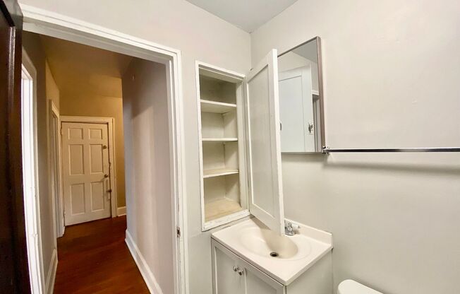 3 beds, 1 bath, 1,000 sqft, $1,500, Unit Unit 1