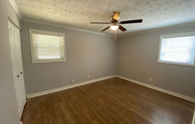 3 beds, 1 bath, $1,250