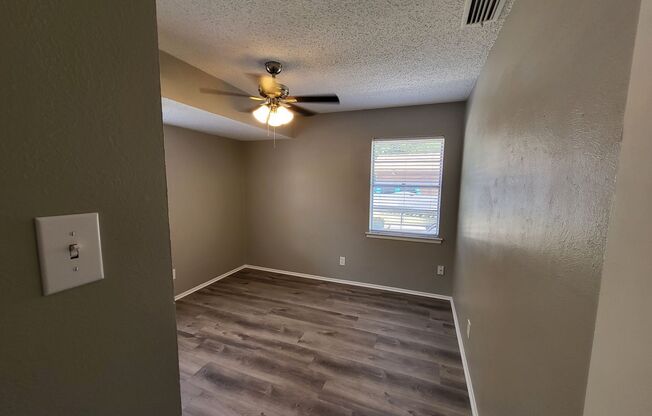 2110 REDBUD LN