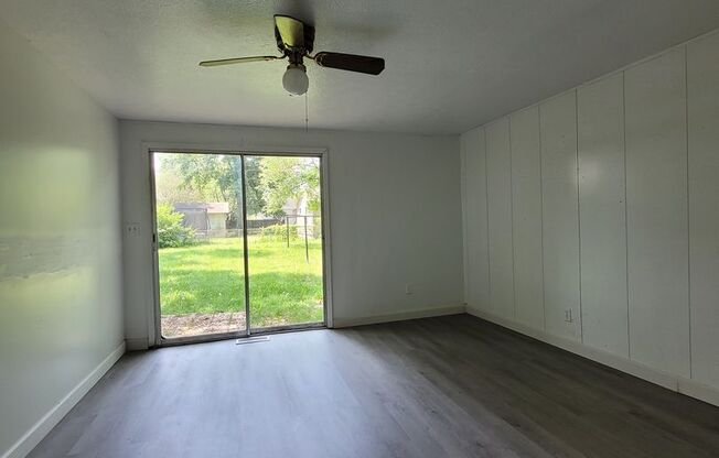 3 beds, 1 bath, $1,095