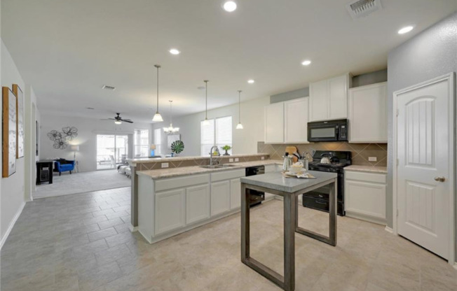 8012 GATO LN
