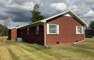 3 beds, 1.5 baths, $1,900