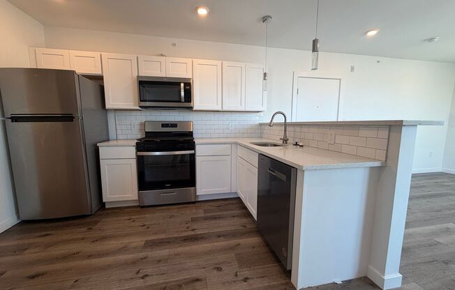 240- 242 E Girard