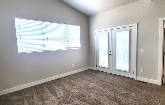 3 beds, 2.5 baths, $2,650, Unit 105