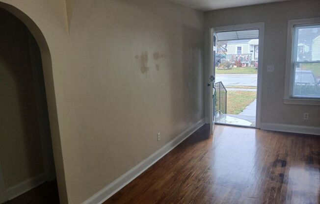 3 beds, 1 bath, $1,150