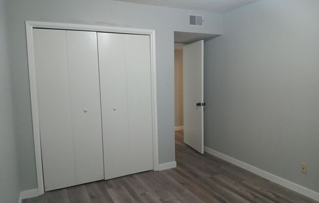 2 beds, 1.5 baths, $1,800, Unit 17