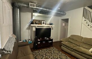 4 beds, 1 bath, $3,000