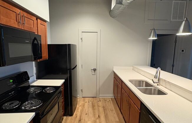 2 beds, 2 baths, 970 sqft, $1,495, Unit Unit 216