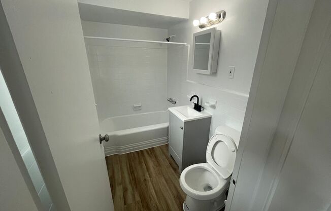 Studio, 1 bath, $1,275, Unit 80-A