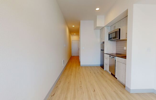 Studio, 1 bath, 467 sqft, $1,670, Unit 103