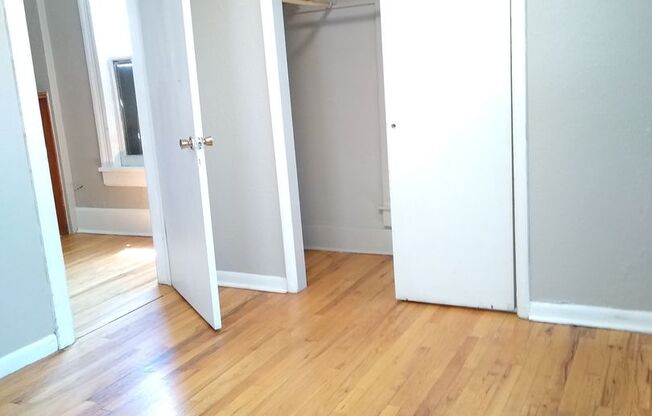 1 bed, 1 bath, 550 sqft, $1,050, Unit Apt 8