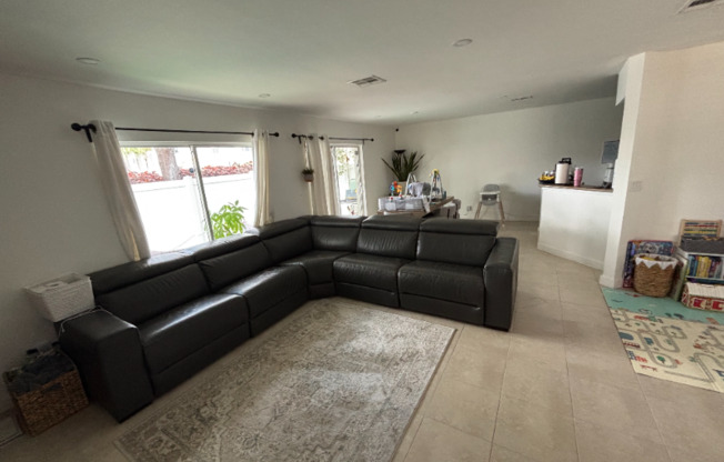 12512 SW 53 ST