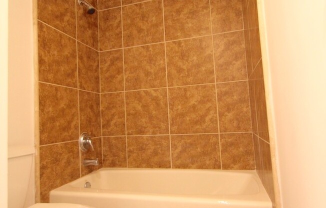 2 beds, 2 baths, 1,299 sqft, $3,200, Unit Unit 1001