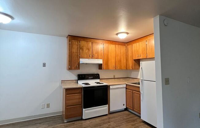 2 beds, 1 bath, 750 sqft, $1,625, Unit 1