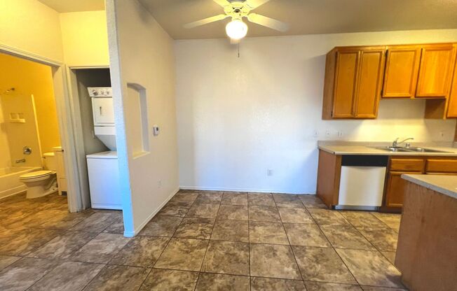 2 beds, 2 baths, $850, Unit UNIT 1102