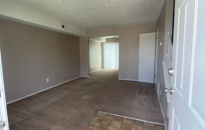 2 beds, 1 bath, 869 sqft, $1,139, Unit 12746T