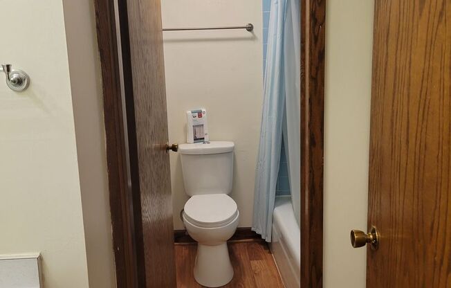 Studio, 1 bath, $725