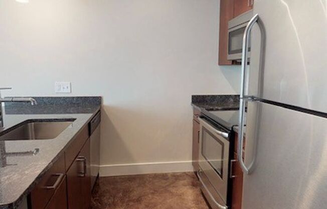 1 bed, 1 bath, 569 sqft, $900, Unit G14