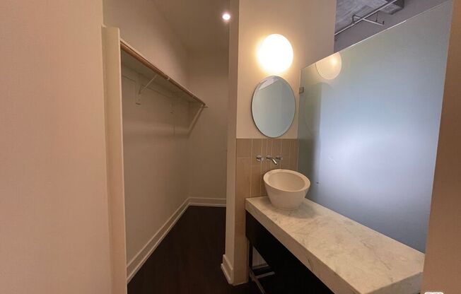 1 bed, 1 bath, 807 sqft, $2,712, Unit 1115