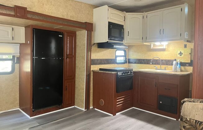 1 bed, 1 bath, 256 sqft, $980, Unit 554