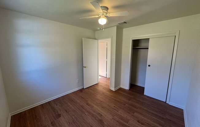 3 beds, 1 bath, $1,000