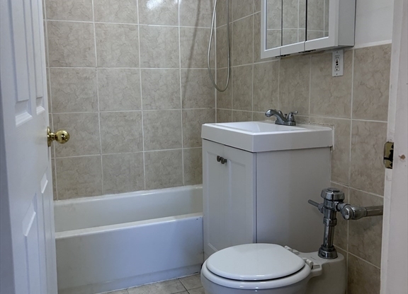 1 bed, 1 bath, 550 sqft, $2,600, Unit 21