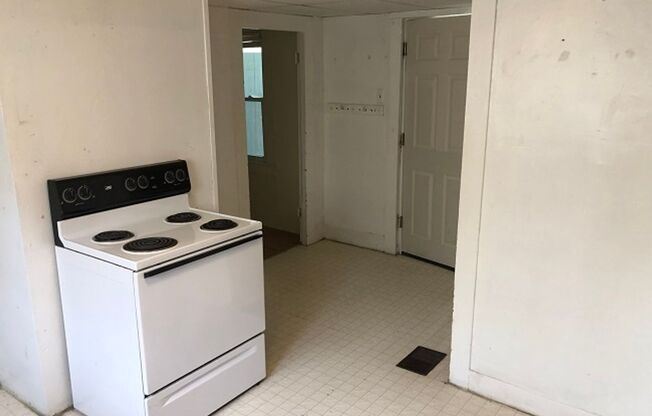 1 bed, 1 bath, $1,175, Unit 15B