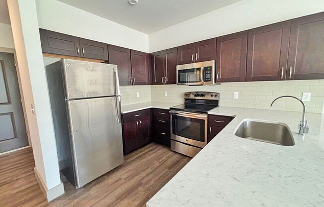 1 bed, 1 bath, 615 sqft, $1,475, Unit 3250-210