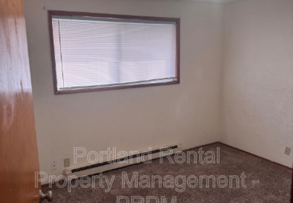 883 SE 11 AVE
