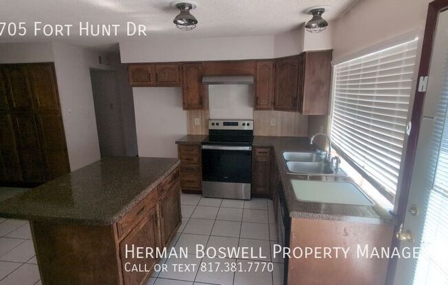 3705 FT HUNT DR