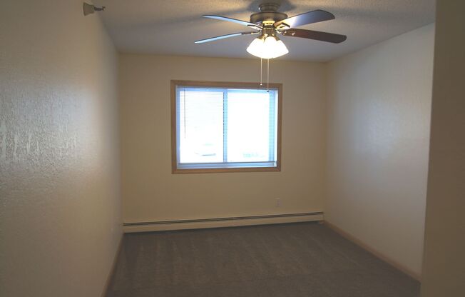 2 beds, 1 bath, 980 sqft, $1,695, Unit 129
