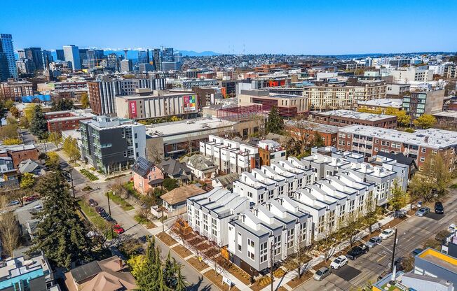 2bd/1.75ba Seattle Townhome