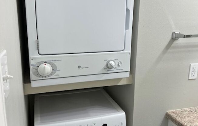 1 bed, 1 bath, 735 sqft, $735