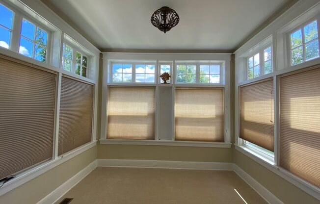 Charming 3 Bedroom/1.5 Bathroom Townhome in Waverly, MD with Detached Garage!