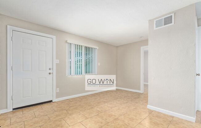 2 beds, 1 bath, 700 sqft, $1,250, Unit 3