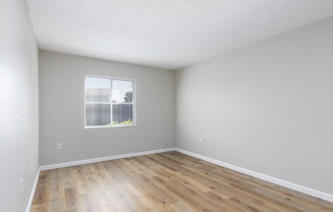 Bedroom-Renovated (2BR,1BA 865SF)