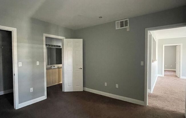 2 beds, 2 baths, $1,425, Unit # 2078