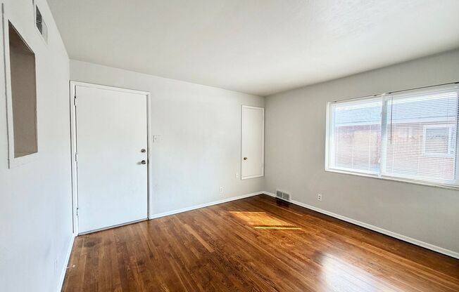 1 bed, 1 bath, 650 sqft, $925, Unit 2827-E