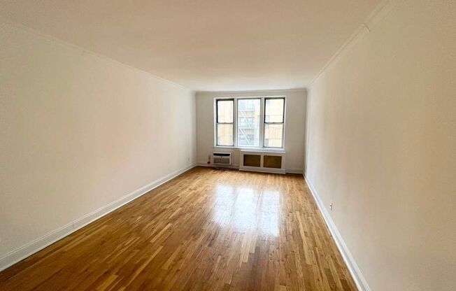 Studio, 1 bath, $3,000, Unit 5C