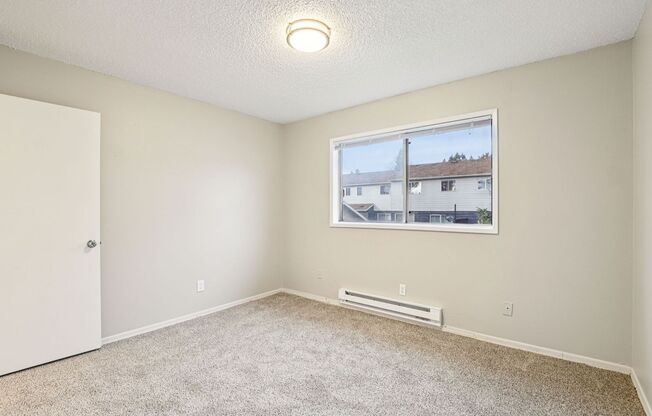 3 beds, 1.5 baths, 963 sqft, $1,749, Unit D-03