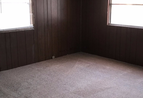 2 beds, 1 bath, $600