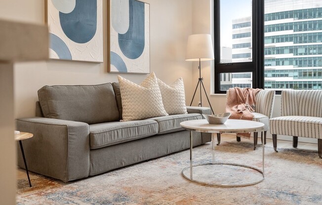1 bed, 1 bath, 641 sqft, $2,900, Unit 215