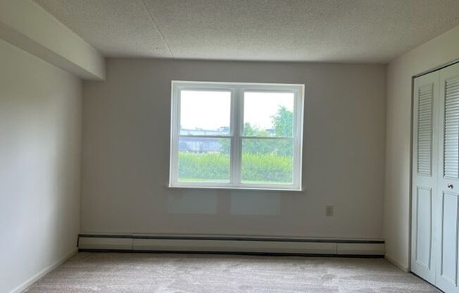 1 bed, 1 bath, 700 sqft, $1,300, Unit 717