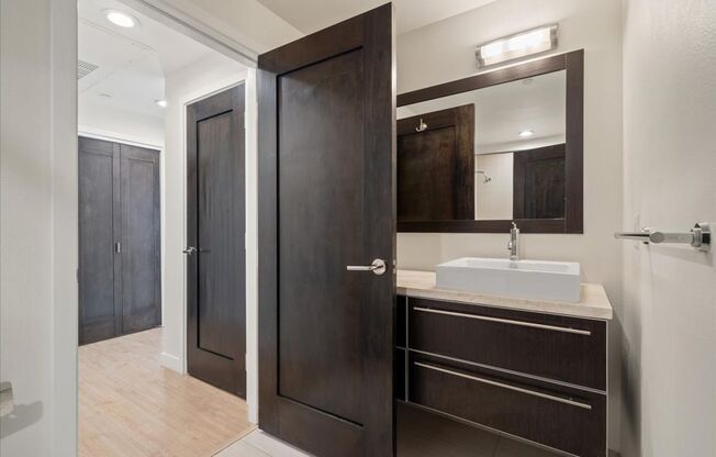 2 beds, 2 baths, $2,195, Unit Unit 102