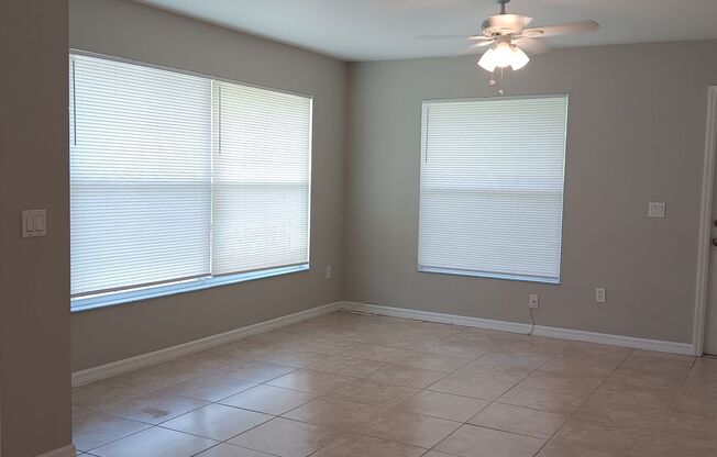 Pleasant Three-Bedroom Unit In Lehigh Acres