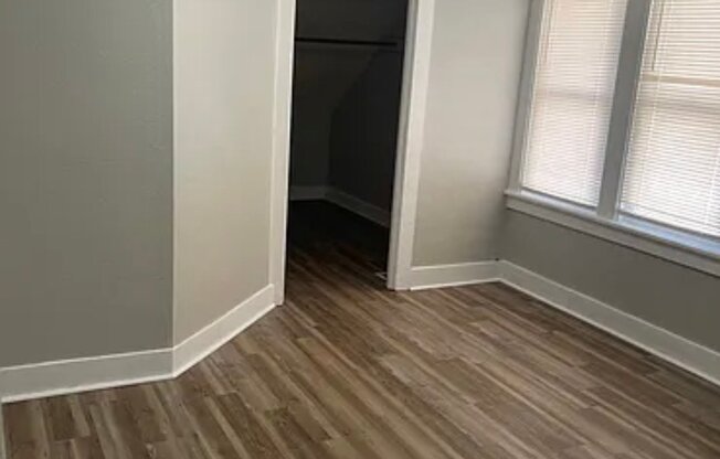 2608 N 40 ST