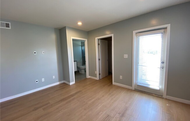 6411 LEXINGTON AVE