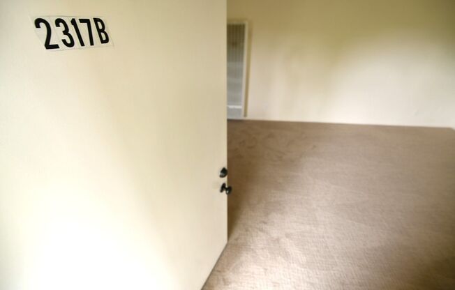 1p629 - 2317 Webster St.